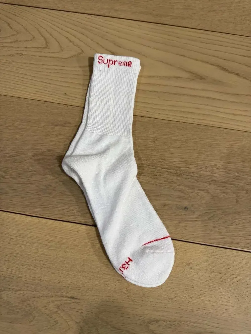 Supreme Hanes Crew Socks White One Pair